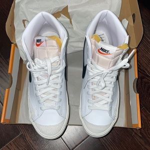 Nike Blazer Mid 77